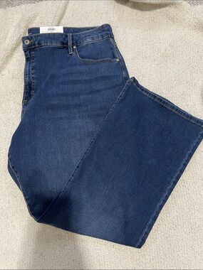 NWT- Style & Co. - 28W. Curvy Bootcut